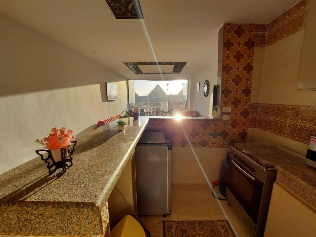 Full Pyramids View Apartment With Balcony For 8 P Kafrat al Jabal Luaran gambar