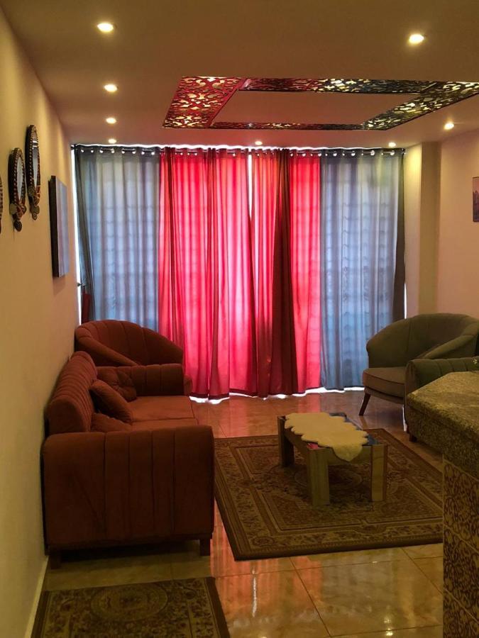 Full Pyramids View Apartment With Balcony For 8 P Kafrat al Jabal Luaran gambar