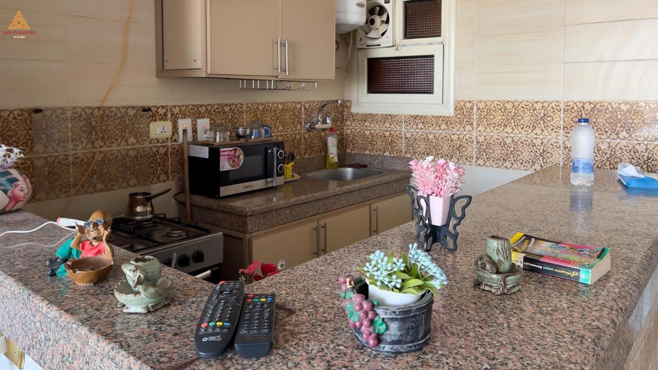 Full Pyramids View Apartment With Balcony For 8 P Kafrat al Jabal Luaran gambar
