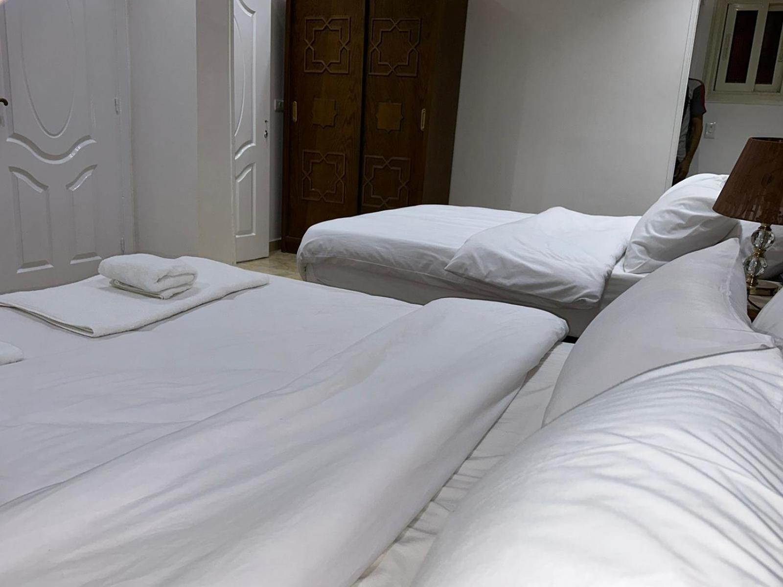 Full Pyramids View Apartment With Balcony For 8 P Kafrat al Jabal Luaran gambar