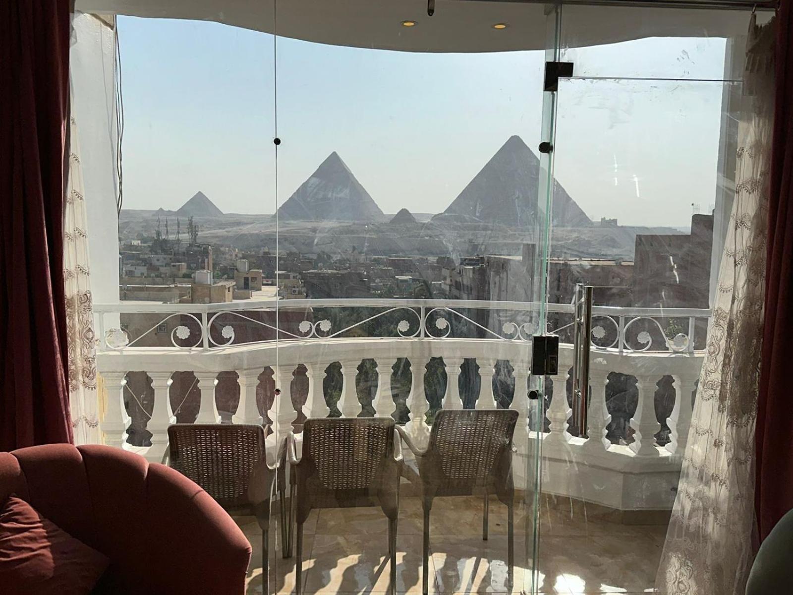 Full Pyramids View Apartment With Balcony For 8 P Kafrat al Jabal Luaran gambar