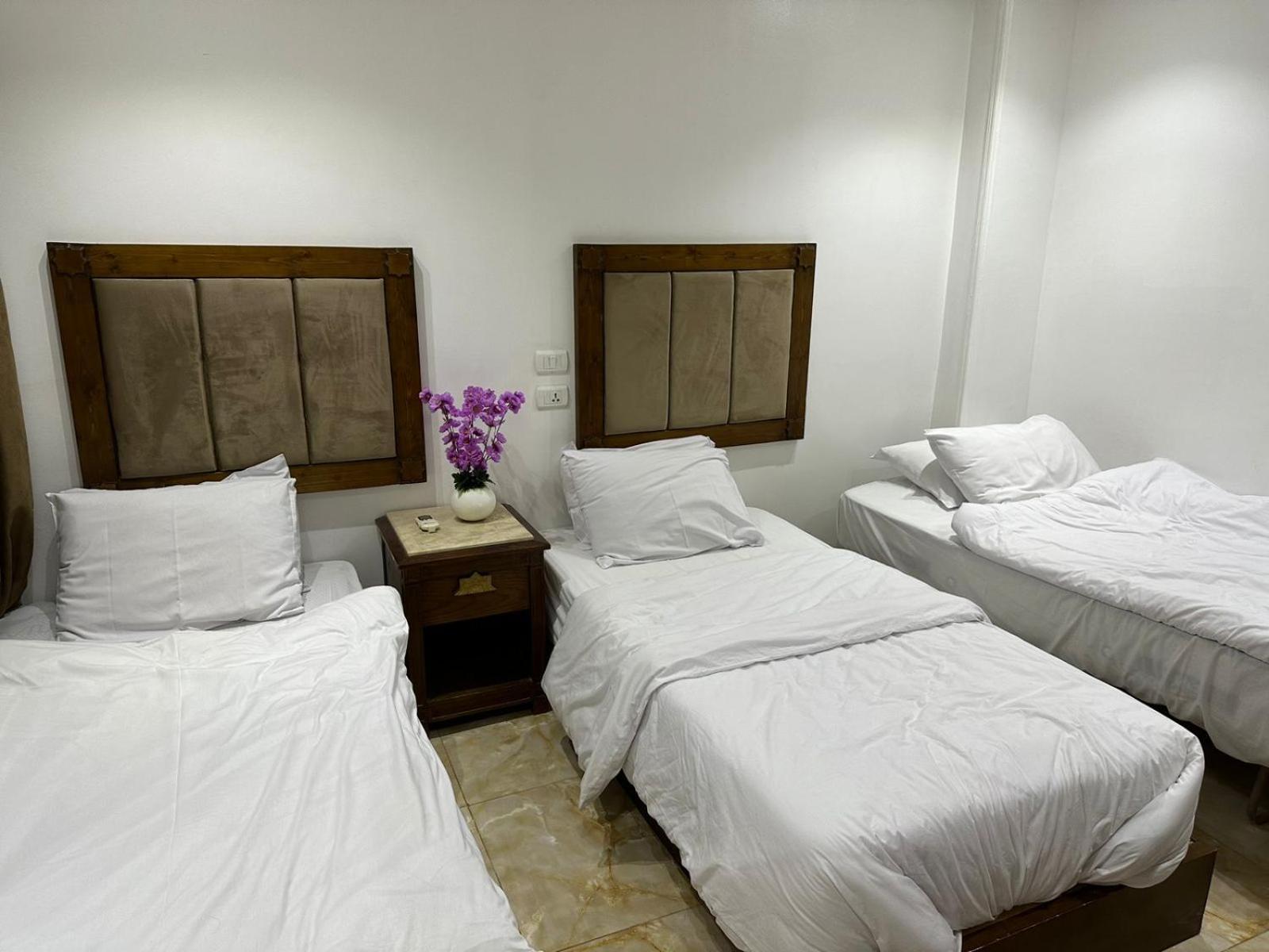 Full Pyramids View Apartment With Balcony For 8 P Kafrat al Jabal Luaran gambar